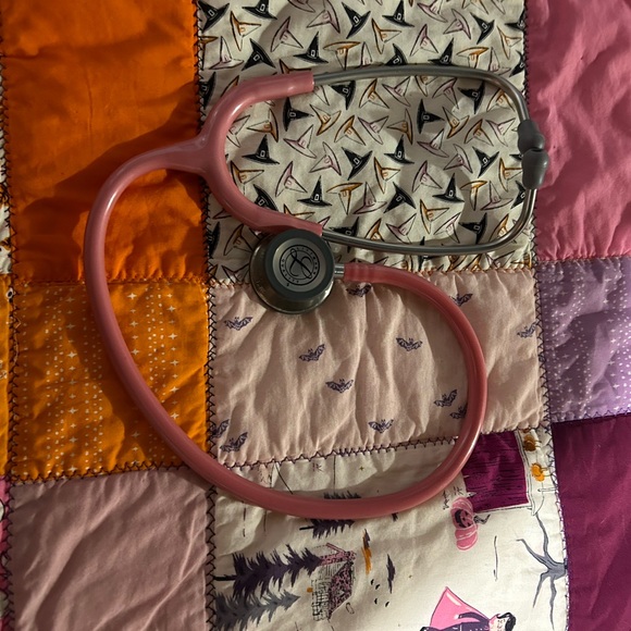 Stethoscope - Picture 1 of 1